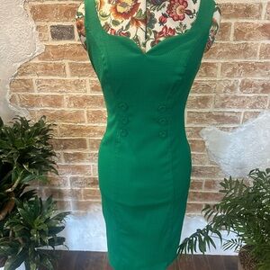 Review Vibrant Green Midi Dress